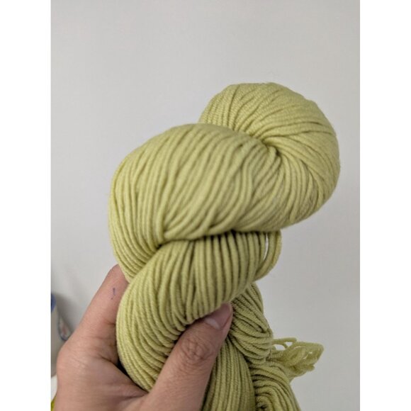 Lot of 2 Plymouth Yarn DK Merino Superwash 100% Wool 130yd #1100 Pea Pod Green - Picture 6 of 7